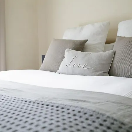 Centre, Superb 2 Bedroom 度假居